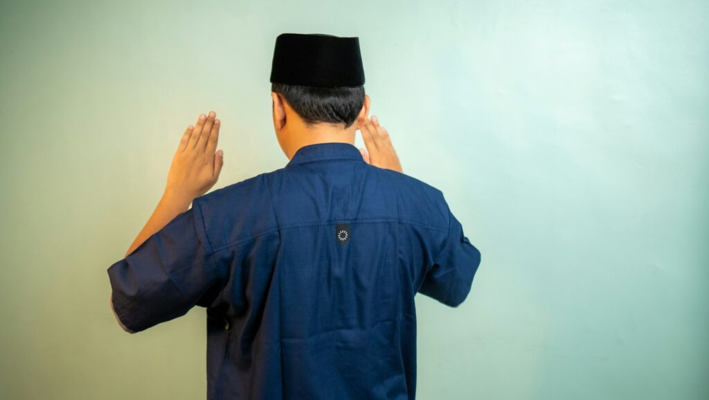 Seburuk Apa Pun Hidup Kamu, Kalau Kamu Masih Sholat Berarti Kamu Masih Baik-Baik Saja